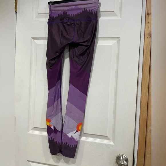 Colorado Threads Women’s XS Yoga Pants Tights for Workout or Pilates Purple - Picture 5 of 6